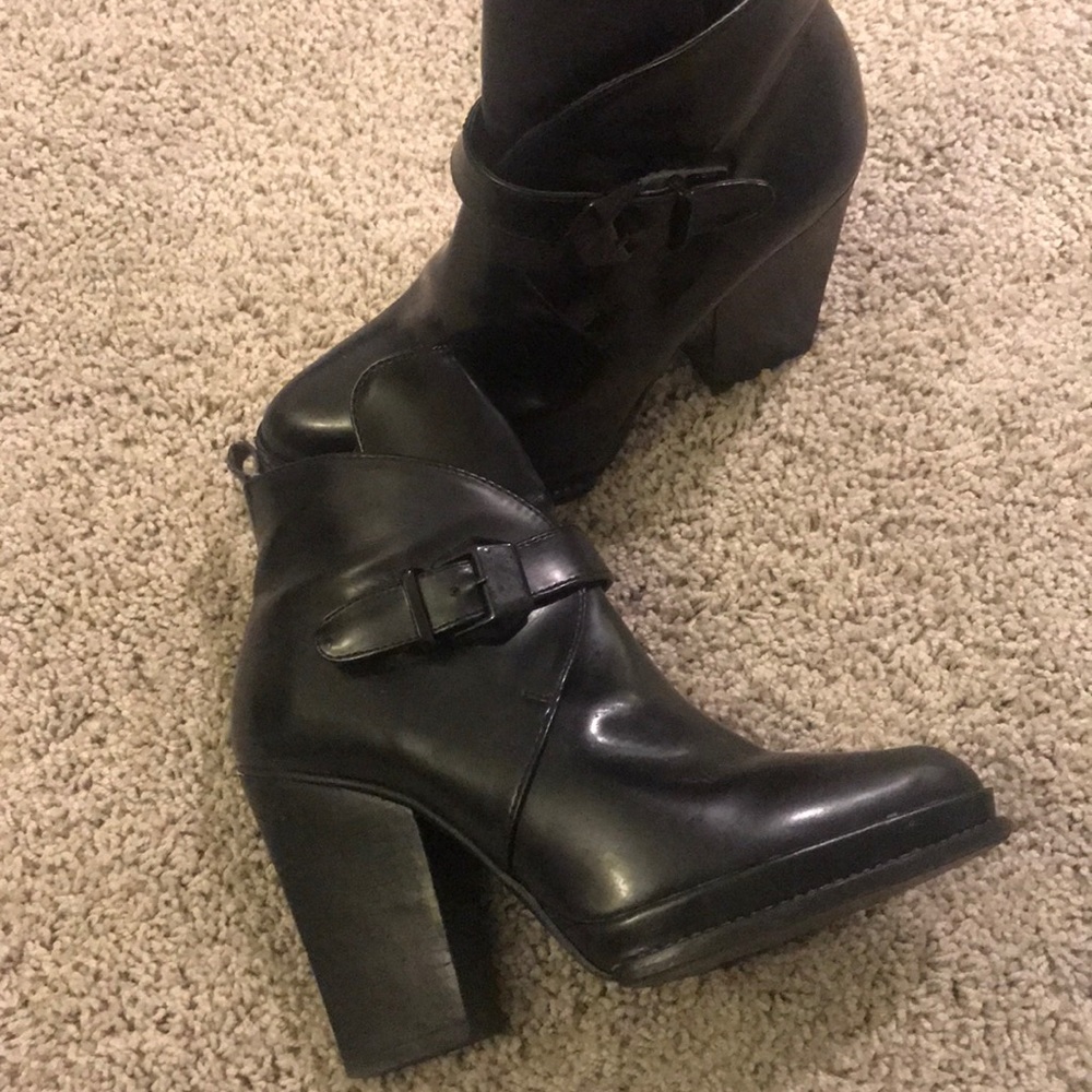 🖤Black Zara Leather Bootie